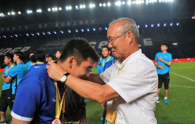 Tin HOT: HLV Park Hang Seo nhường huy chương giải M150