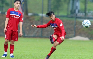 Xuân Trường, Quang Hải khiến đồng đội 'lác mắt' với tài sút phạt