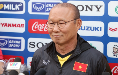 VIDEO: HLV Park Hang-seo tiết lộ danh tính 2 cầu thủ thay thế Vũ Văn Thanh