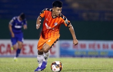 HLV Lê Huỳnh Đức: 'Hà Đức Chinh giữ trái bóng còn không nổi'