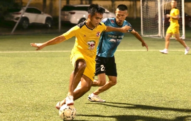 Cầu thủ phủi tranh tài ở giải ngoại hạng Quốc gia