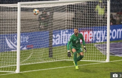 Đội bóng ngậm ngùi nhận bàn thua thứ 6 vì 'sai lầm kỳ quái'