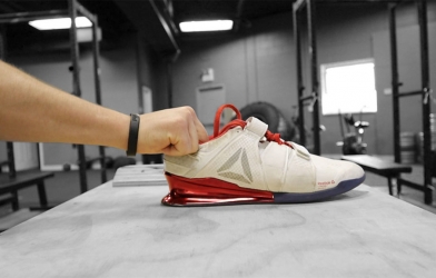 Bạn có thực sự cần giày riêng để cử tạ không?