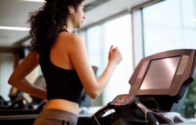 4 bài tập khác có thể làm trên chiếc máy chạy bộ