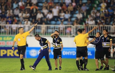 CLB Hà Nội: Đốn củi 3 năm, thiêu một giờ?