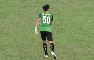 Đi tất thủng giống hệt Neymar, Bùi Tiến Dũng nói gì?