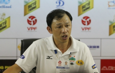 HAGL thắng, HLV Dương Minh Ninh vẫn phàn nàn vì World Cup