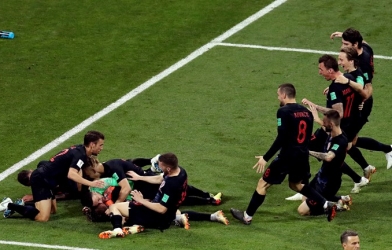 Croatia vào bán kết sau màn thư hùng rực lửa với chủ nhà Nga