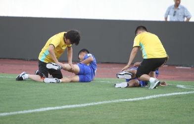 Xuân Mạnh chấn thương, U23 Việt Nam tập luyện trong lo lắng