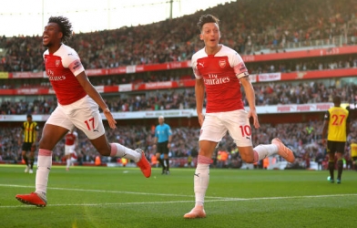 Thắng đầy may mắn, Arsenal chiếm vị trí thứ 4 từ tay Watford