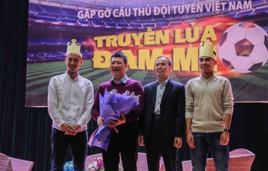 Bất ngờ với màn 'thú tội' của Phạm Đức Huy trong trận CK lượt đi AFF Cup