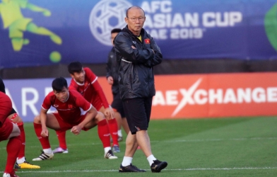 Thủ tướng Nguyễn Xuân Phúc động viên ĐT Việt Nam giành chiến thắng Yemen