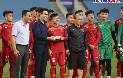 VIDEO: U23 Việt Nam được tặng nửa tỉ ngay trên sân tập