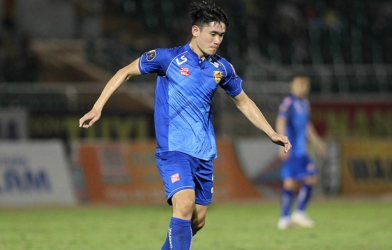 HLV Quảng Nam: 'Đừng khen Huỳnh Tấn Sinh quá nhiều'