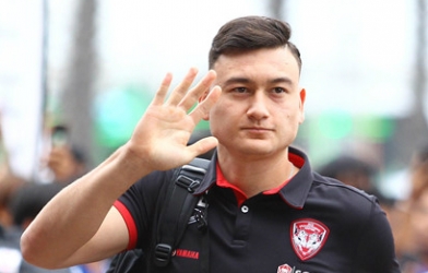 Đặng Văn Lâm nhận quà từ thầy Park trước ngày hội quân?