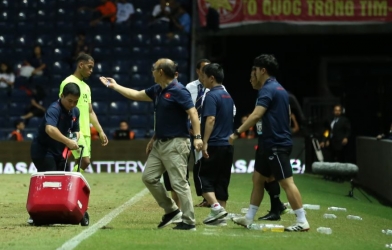 'Trả 100.000-200.000 USD cho HLV Park mà vào được World Cup thì cũng đáng'