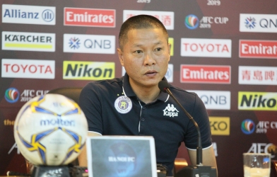 HLV Hà Nội FC lên tiếng về việc sang châu Âu của Đoàn Văn Hậu