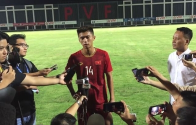 VIDEO: Người ghi bàn duy nhất cho U22 Việt Nam bị 'chỉnh' khi đọc sai tên thầy Park 