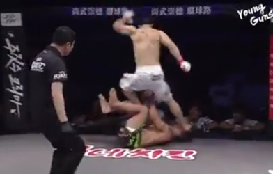 VIDEO: Sốc với pha trả đũa 'phi thể thao' của võ sỹ Hàn Quốc