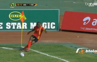 VIDEO: Pha dàn xếp đá phạt góc tệ chưa từng thấy ở CAN 2017