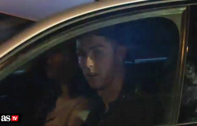 VIDEO: Ronaldo vượt đèn đỏ ngay trước mặt cảnh sát