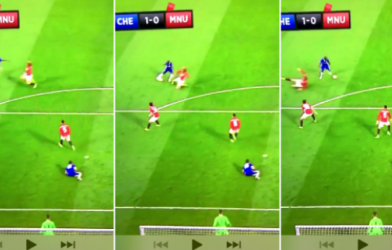 VIDEO: Xem Kante đảo bóng biến Fellaini thành gã hề