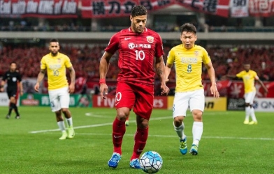 VIDEO: Pha solo không thể cản phá của Hulk ở giải Trung Quốc