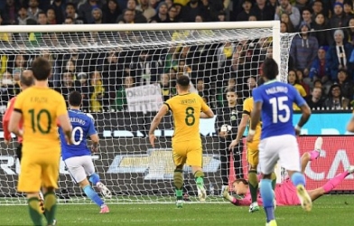 VIDEO: Bàn mở tỷ số chỉ sau 10 giây của Brazil vs Australia