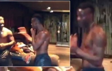 VIDEO: Balotelli và em trai so tài đấm bốc cực chất