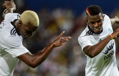 Pogba dab ăn mừng trước khi ghi bàn ở trận giao hữu từ thiện