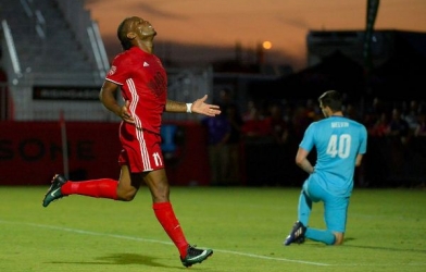 VIDEO: Drogba sút phạt tuyệt đỉnh từ khoảng cách 35m