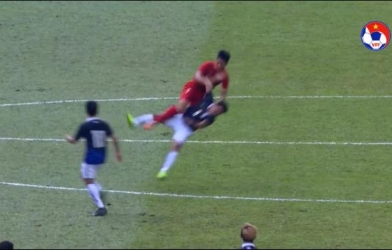 Pha va chạm kinh hoàng trận U22 Việt Nam - U22 Campuchia