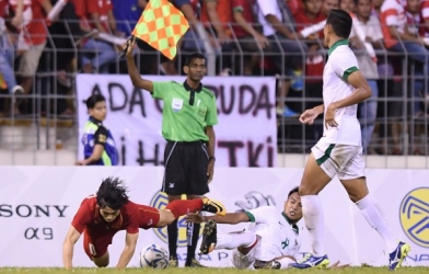 VIDEO: Những pha bỏ bóng đá người của U22 Indo vs U22 Việt Nam
