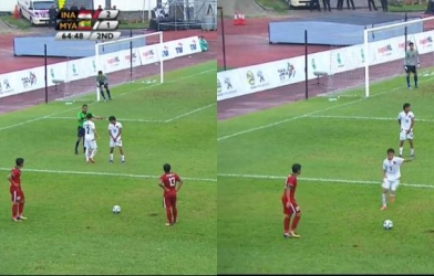 Tình huống không hiểu luật siêu hài của cầu thủ U22 Myanmar