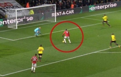 VIDEO: Pha bỏ lỡ cơ hội mười mươi của Lukaku vs Watford