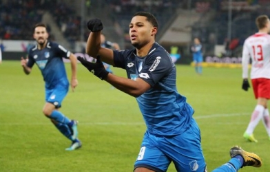 VIDEO: Cựu sao trẻ Arsenal tỏa sáng với bàn thắng từ 50m ở Bundesliga