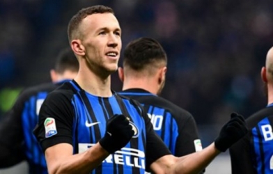 VIDEO: Perisic lập hattrick, Inter lên ngôi đầu Serie A