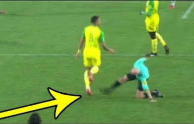 VIDEO: Vô tình ngã, trọng tài trả đũa cầu thủ đầy khó tin