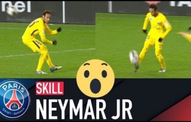 VIDEO: Skill khống chế bóng và qua người đẳng cấp của Neymar