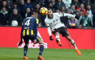 VIDEO: Siêu phẩm trivela trứ danh của Quaresma