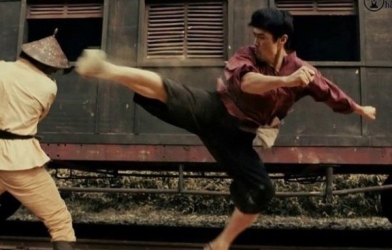 Cận cảnh cú đá 'huyền thoại' của Johnny Trí Nguyễn mà Flores muốn mục sở thị