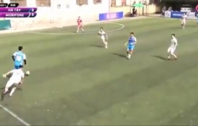 VIDEO: Màn tiki-taka cực đỉnh trên sân 7 người ở Việt Nam