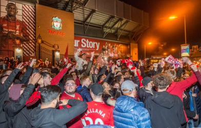 VIDEO: CĐV phấn khích khi Liverpool vào chung kết Champions League