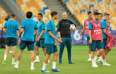VIDEO: Real Madrid tập luyện trước thềm chung kết vs Liverpool
