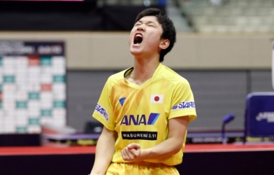 VIDEO: Tay vợt 14 tuổi Nhật Bản thắng nhà vô địch Olympic Ma Long