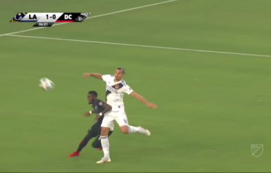 VIDEO: Ibrahimovic ghi bàn đẳng cấp ở vòng 17 MLS