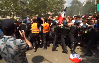 VIDEO: CĐV Pháp bạo động trước thềm trận chung kết World Cup 2018