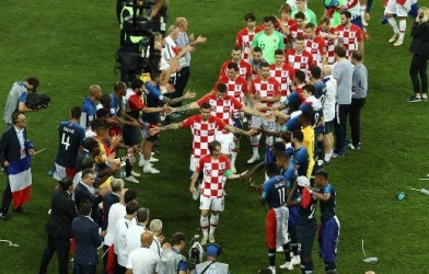 VIDEO: Nỗi buồn của Croatia khi nhận HCB World Cup 2018