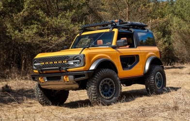Biểu tượng Ford Bronco 2021 trở lại, cạnh tranh Jeep Wrangler