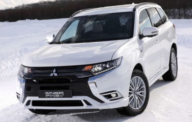 Mitsubishi Outlander PHEV sẽ về tay khách hàng vào cuối năm